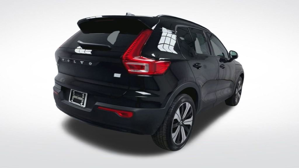Used 2023 Volvo XC40 Recharge Core image 8