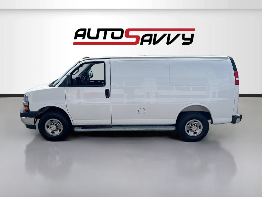 Used 2025 Chevrolet Express 2500 w/ Driver Convenience Package RWD image 4