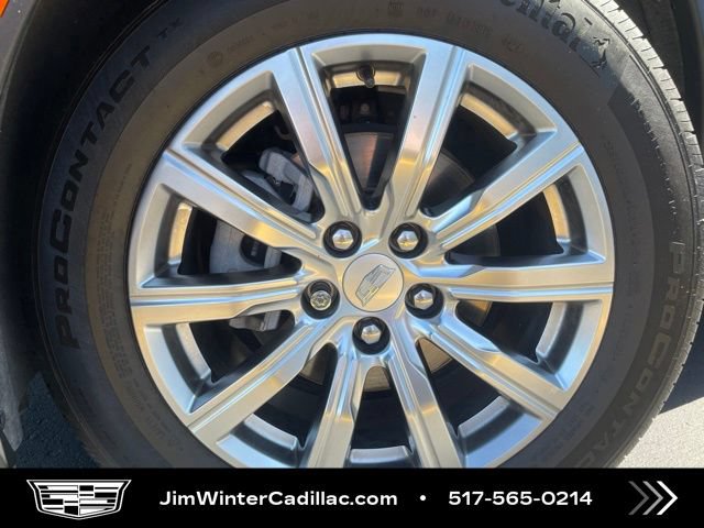 Used 2022 Cadillac XT4 Premium Luxury w/ Technology Package AWD/4WD image 3