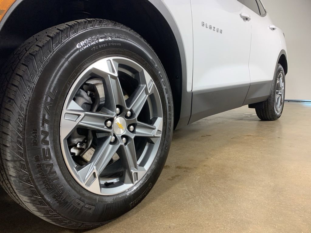 Used 2023 Chevrolet Blazer LT image 2