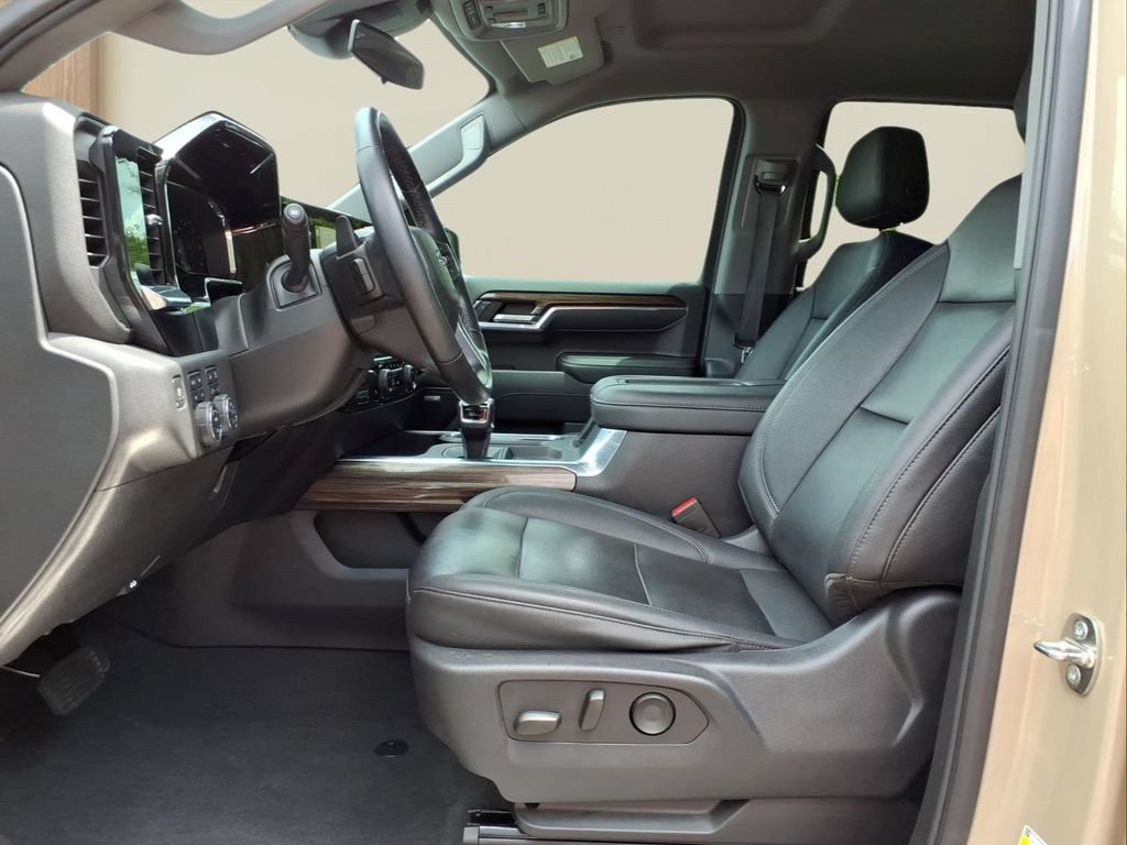 Certified 2022 Chevrolet Silverado 1500 LT Trail Boss w/ LT Trail Boss Premium Package AWD/4WD image 16