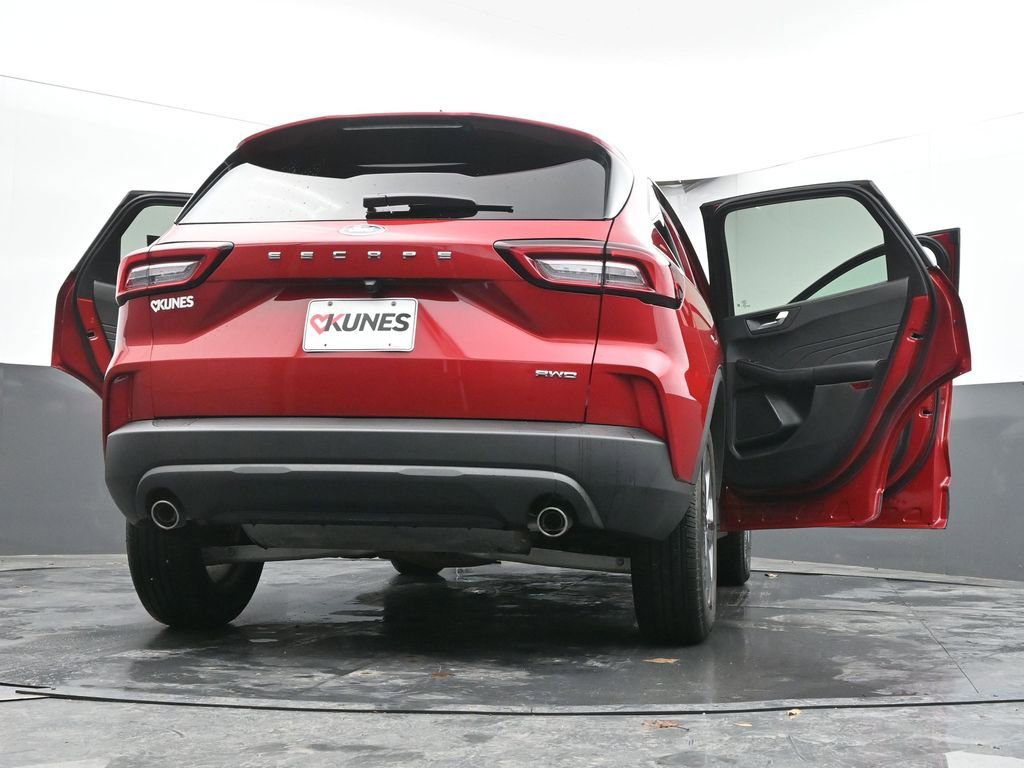 Used 2025 Ford Escape ST-Line w/ Cold Weather Package image 55