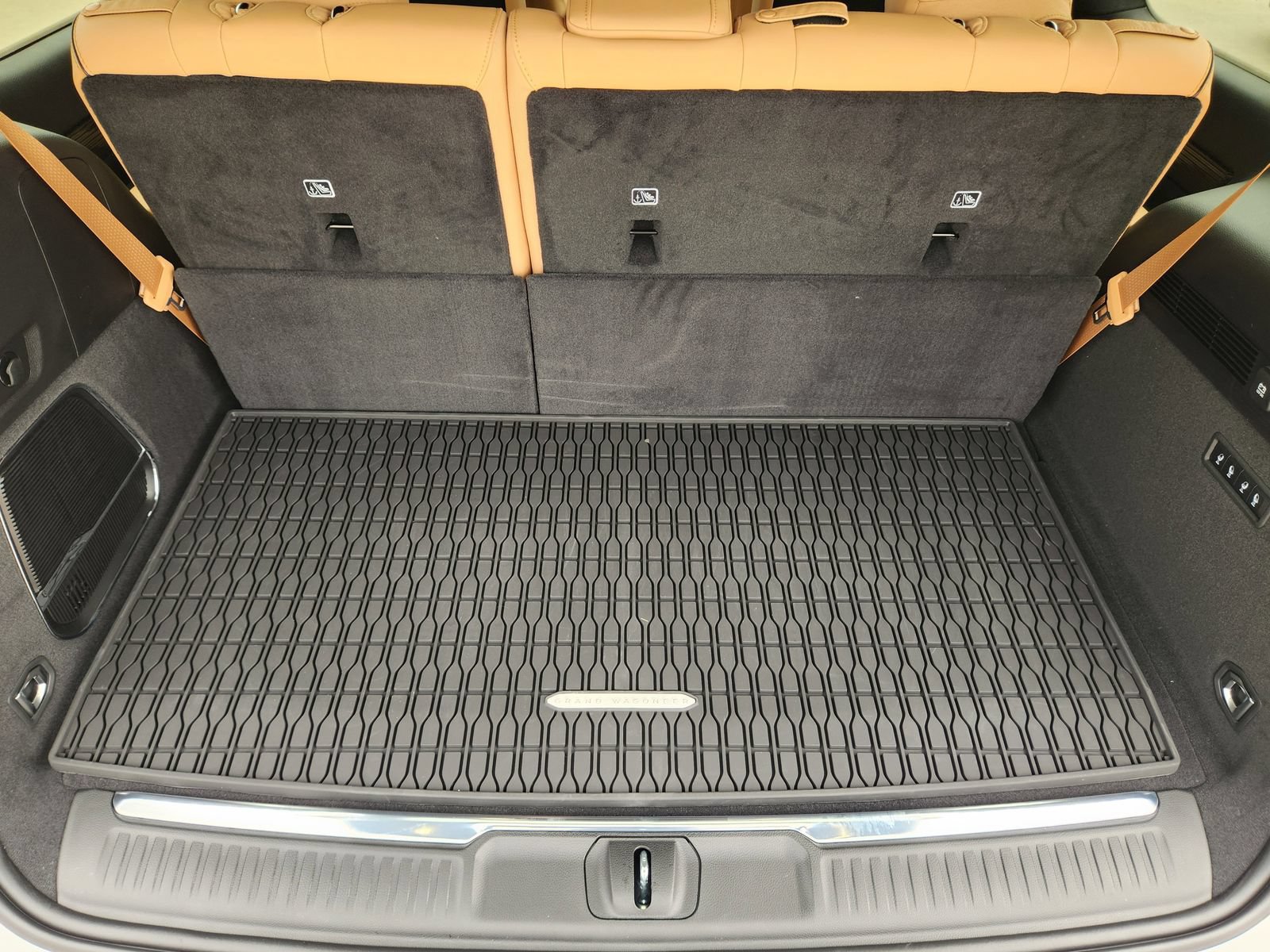 New 2026 Jeep Grand Wagoneer Summit AWD/4WD image 27