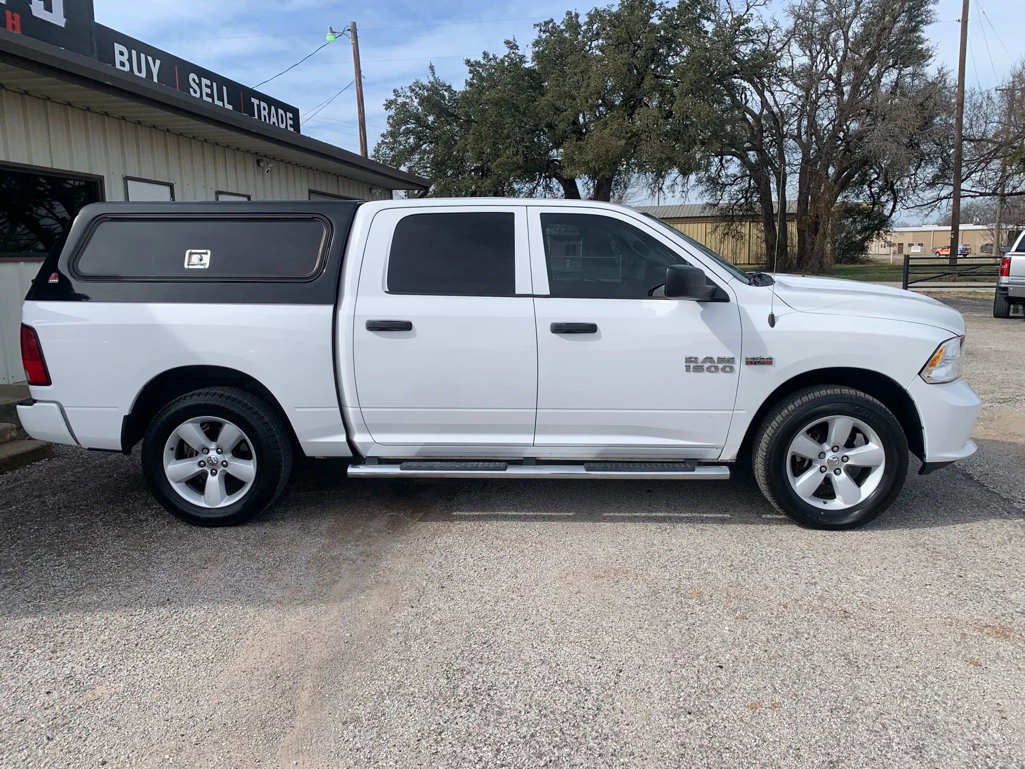 Used 2015 RAM 1500 Express image 1