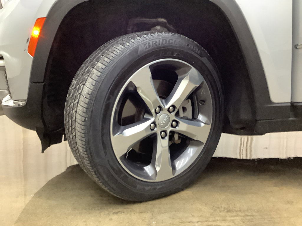 Used 2021 Jeep Grand Cherokee L Limited AWD/4WD image 28