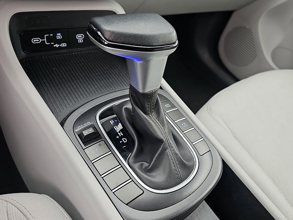 Used 2025 Hyundai Kona SEL image 15