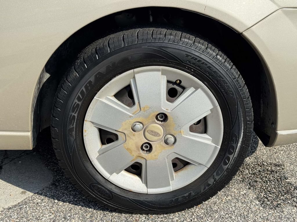 Used 2007 Ford Focus S FWD image 26