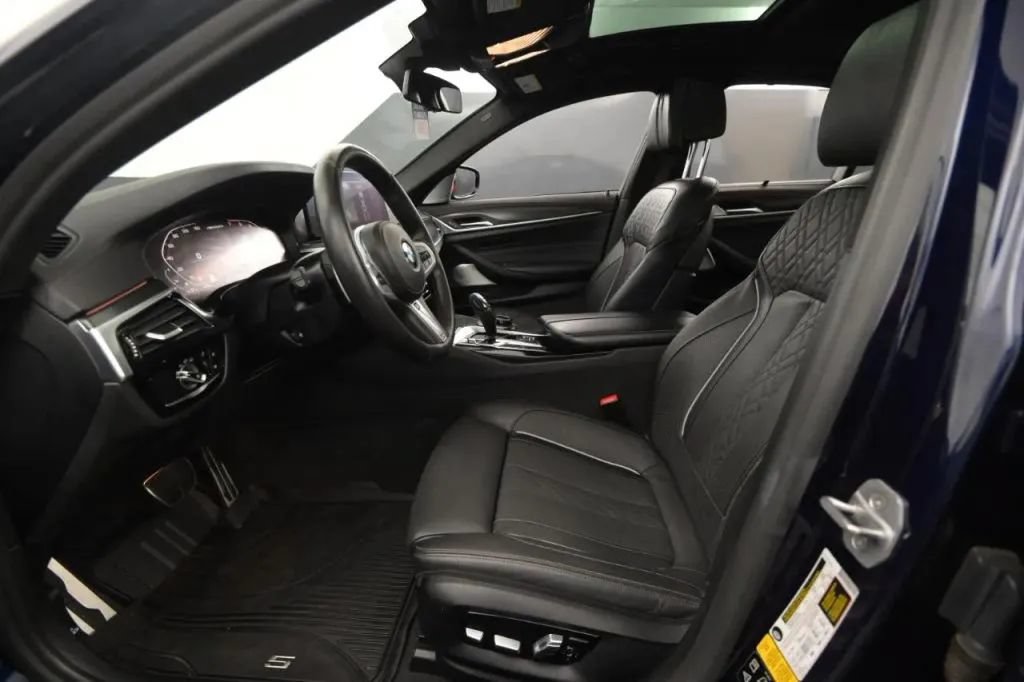 Used 2021 BMW M550i xDrive w/ Executive Package AWD/4WD image 40