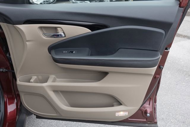 Used 2022 Honda Pilot Touring image 21