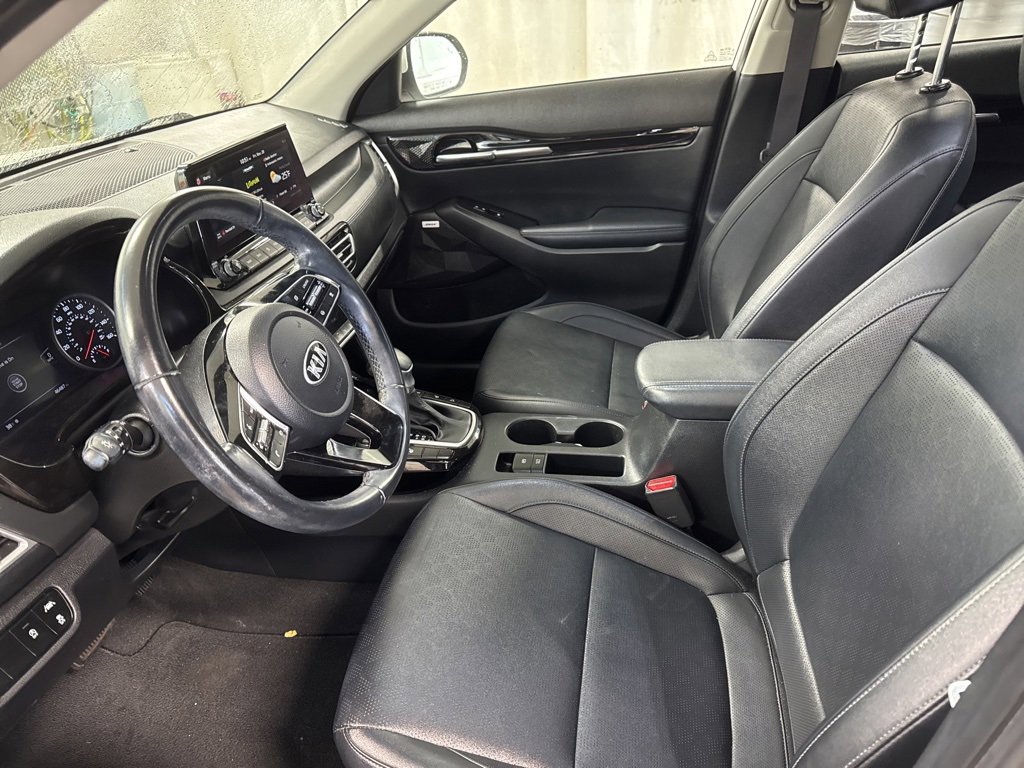 Used 2021 Kia Seltos SX w/ SX Sunroof Package image 14