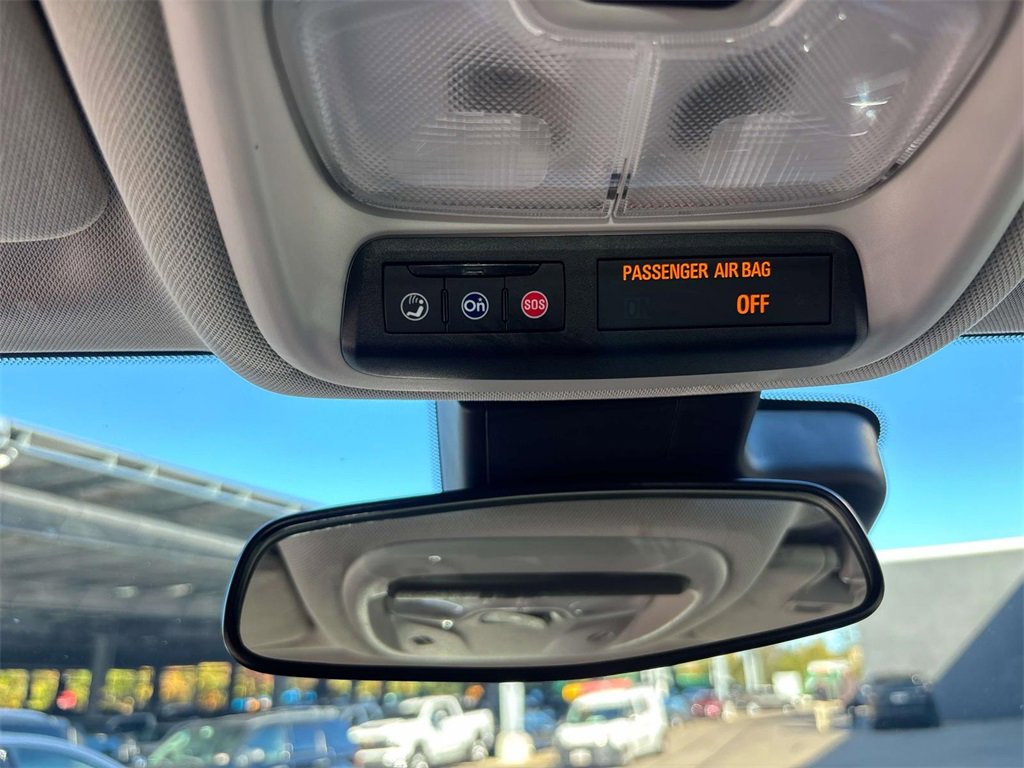 Used 2022 Chevrolet Bolt EUV LT w/ Comfort Package image 29