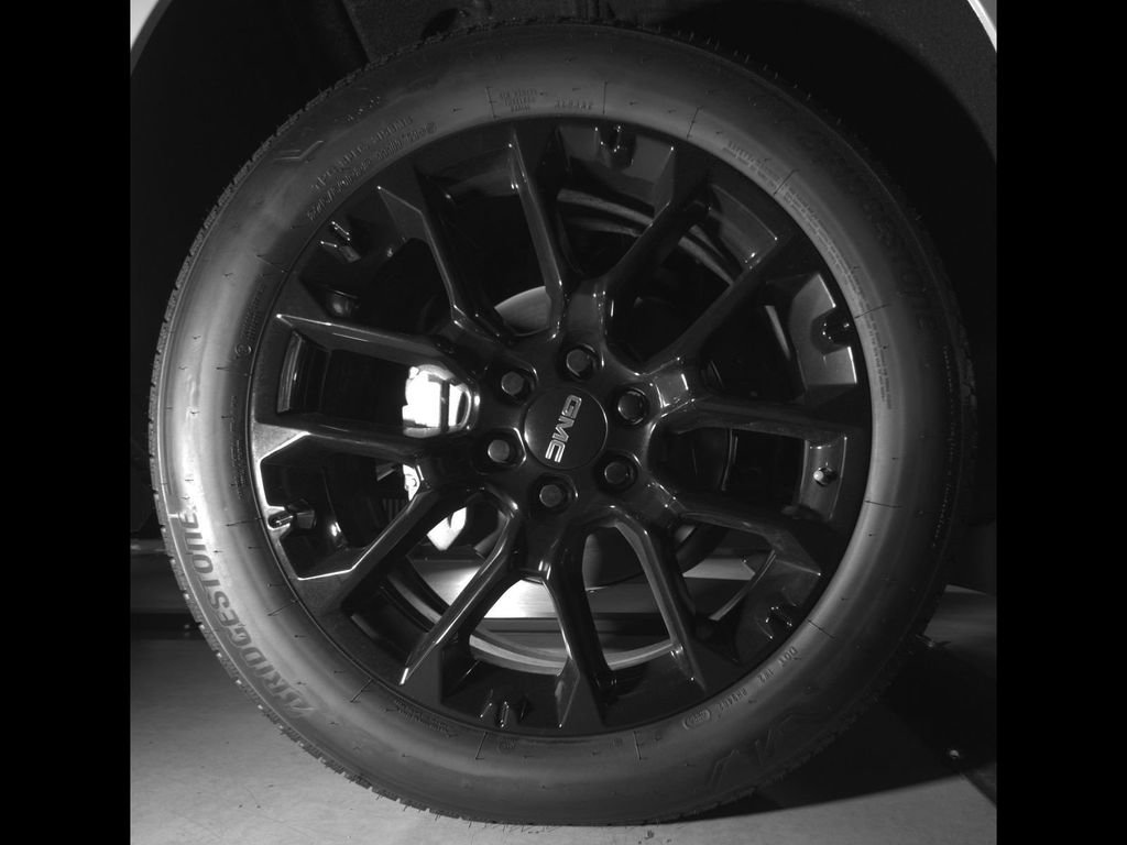 New 2026 GMC Yukon XL Denali w/ Sun & Power Step Package AWD/4WD image 14