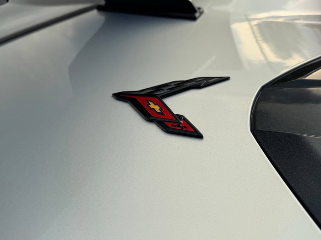 Used 2024 Chevrolet Corvette Z06 RWD image 12