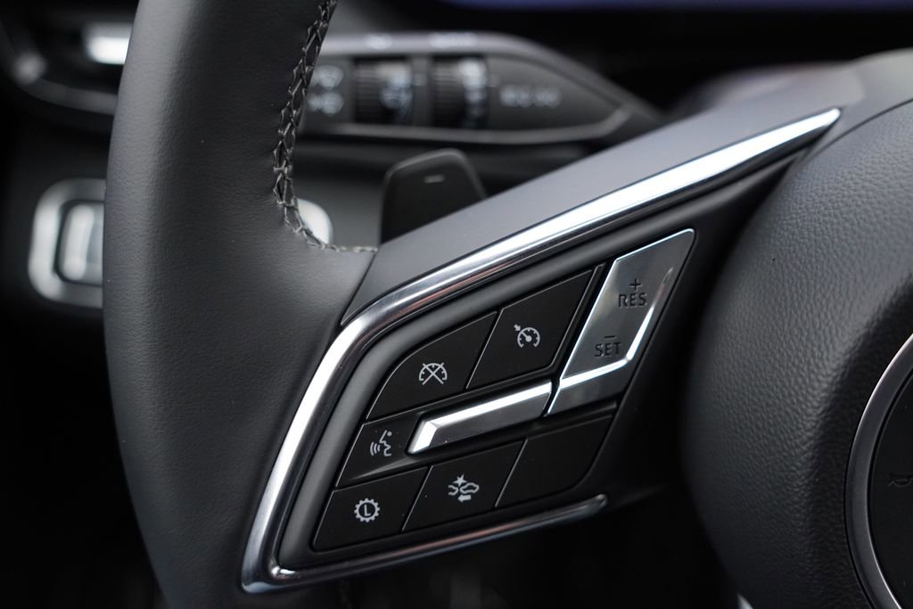 Certified 2025 Buick Enclave Preferred image 33