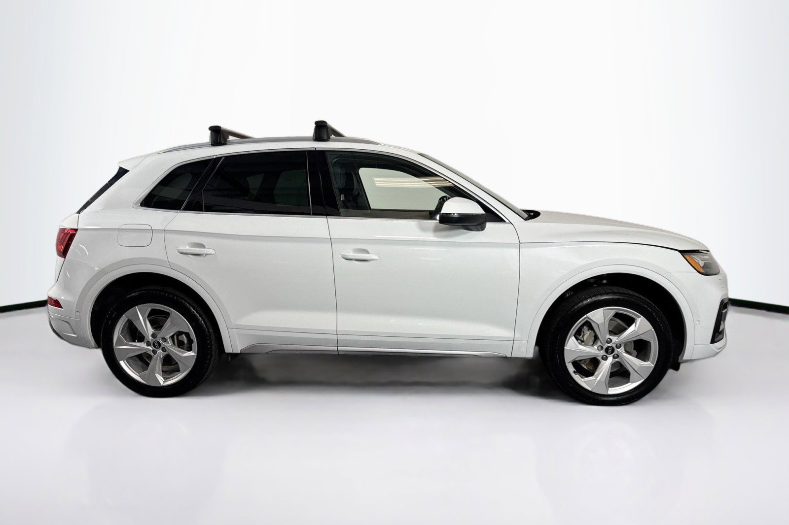 Used 2021 Audi Q5 Prestige w/ Prestige Package image 4