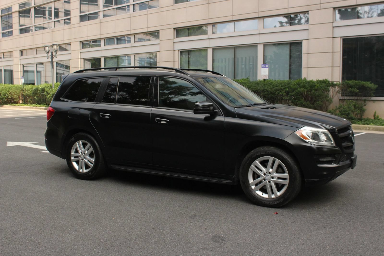 Used 2016 Mercedes-Benz GL 320 BlueTEC 4MATIC w/ Premium I Package image 2