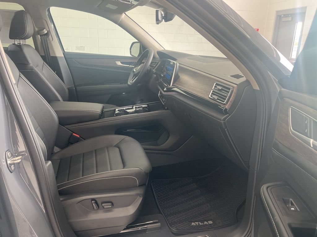 New 2026 Volkswagen Atlas SEL AWD/4WD image 42