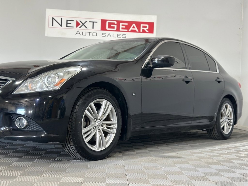 Used 2015 INFINITI Q40 w/ Moonroof Package image 5