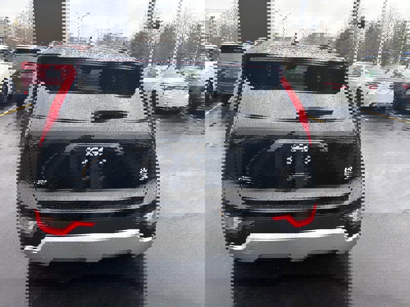 Used 2023 Kia Niro EX image 4