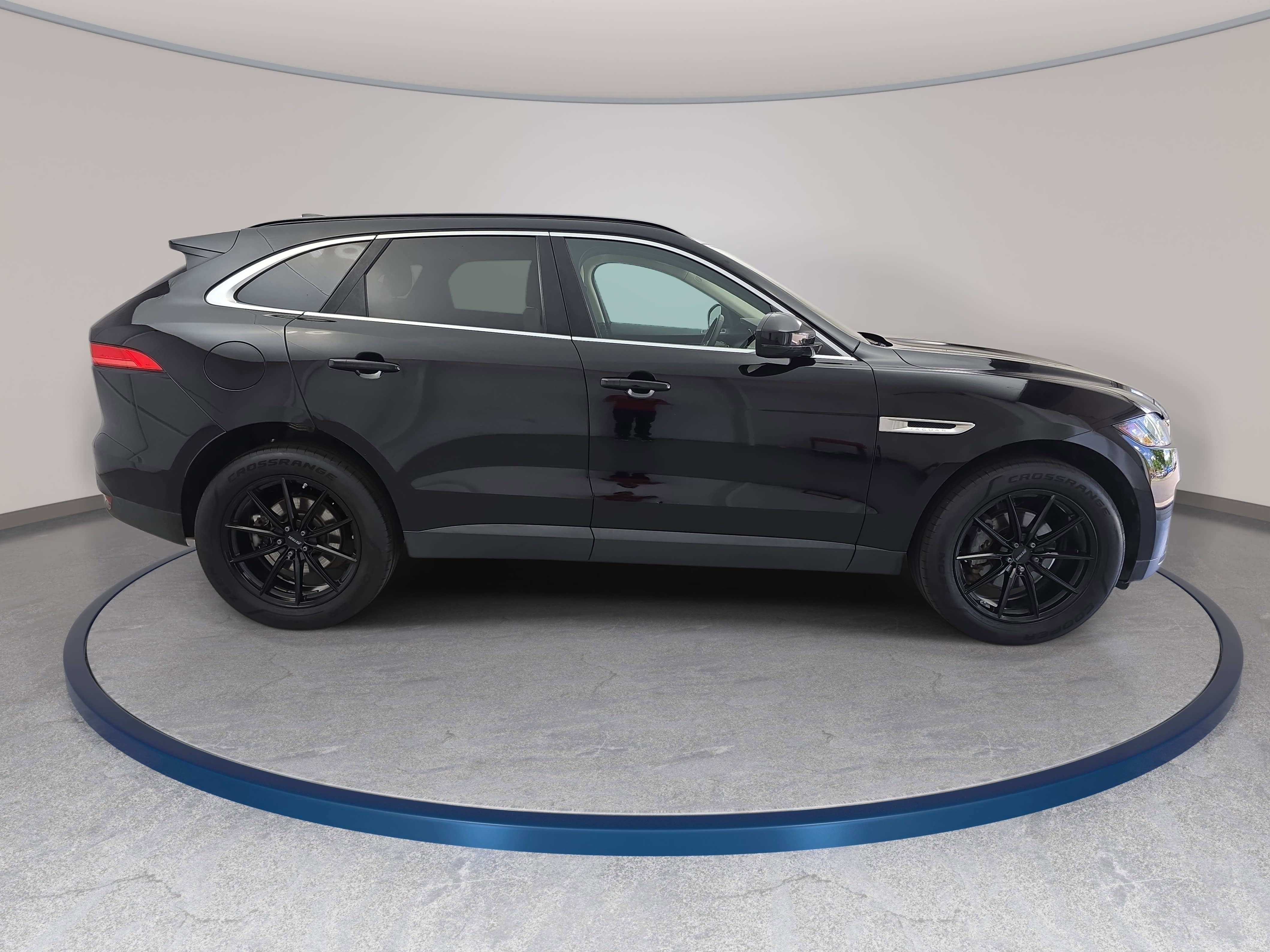 Used 2019 Jaguar F-PACE Premium AWD/4WD image 4
