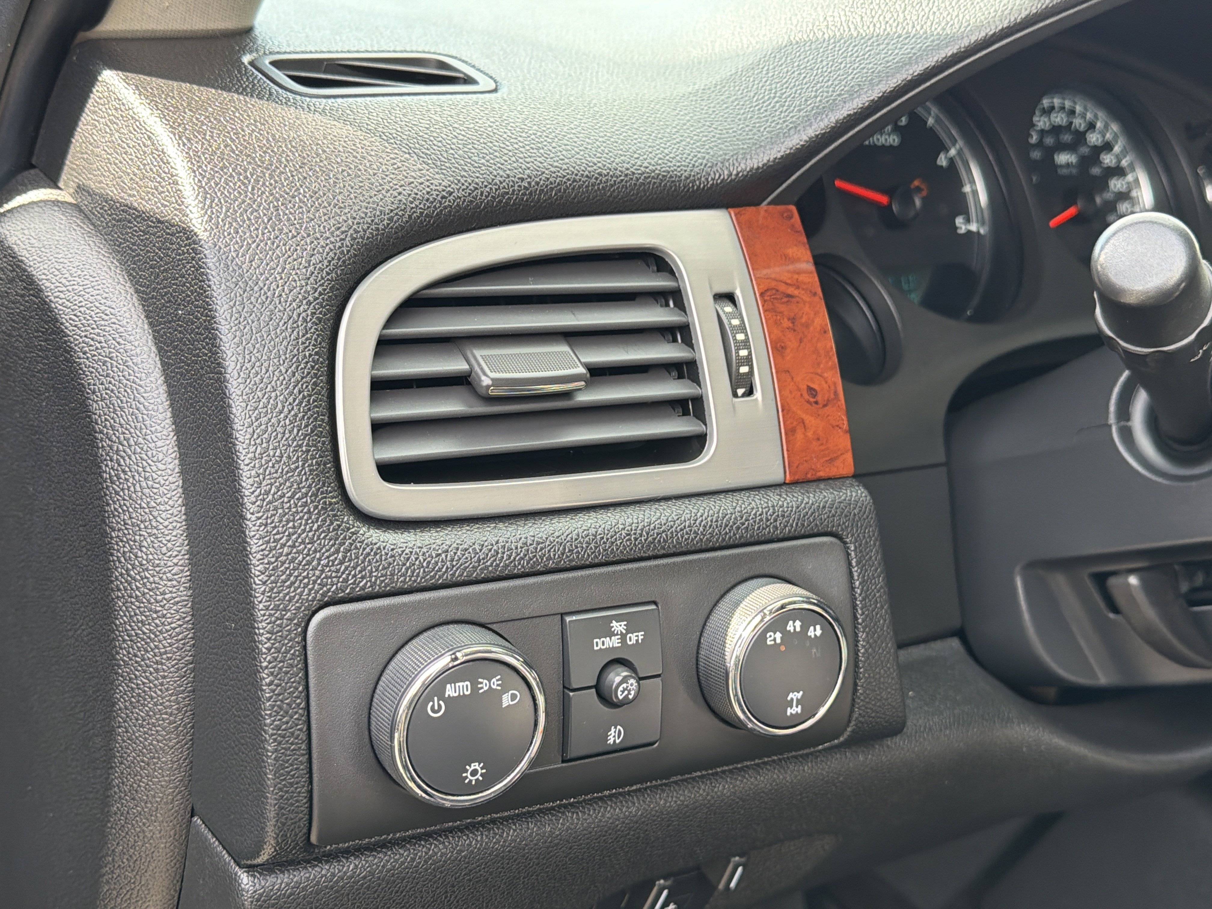 Used 2011 GMC Sierra 2500 SLT w/ SLT Convenience Package image 22