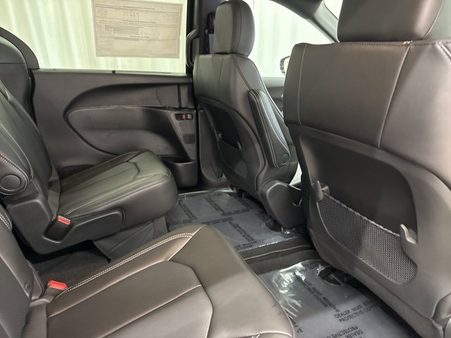 New 2026 Chrysler Voyager LX image 32