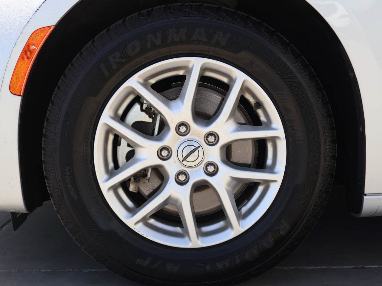 Certified 2024 Chrysler Pacifica Touring-L FWD image 6