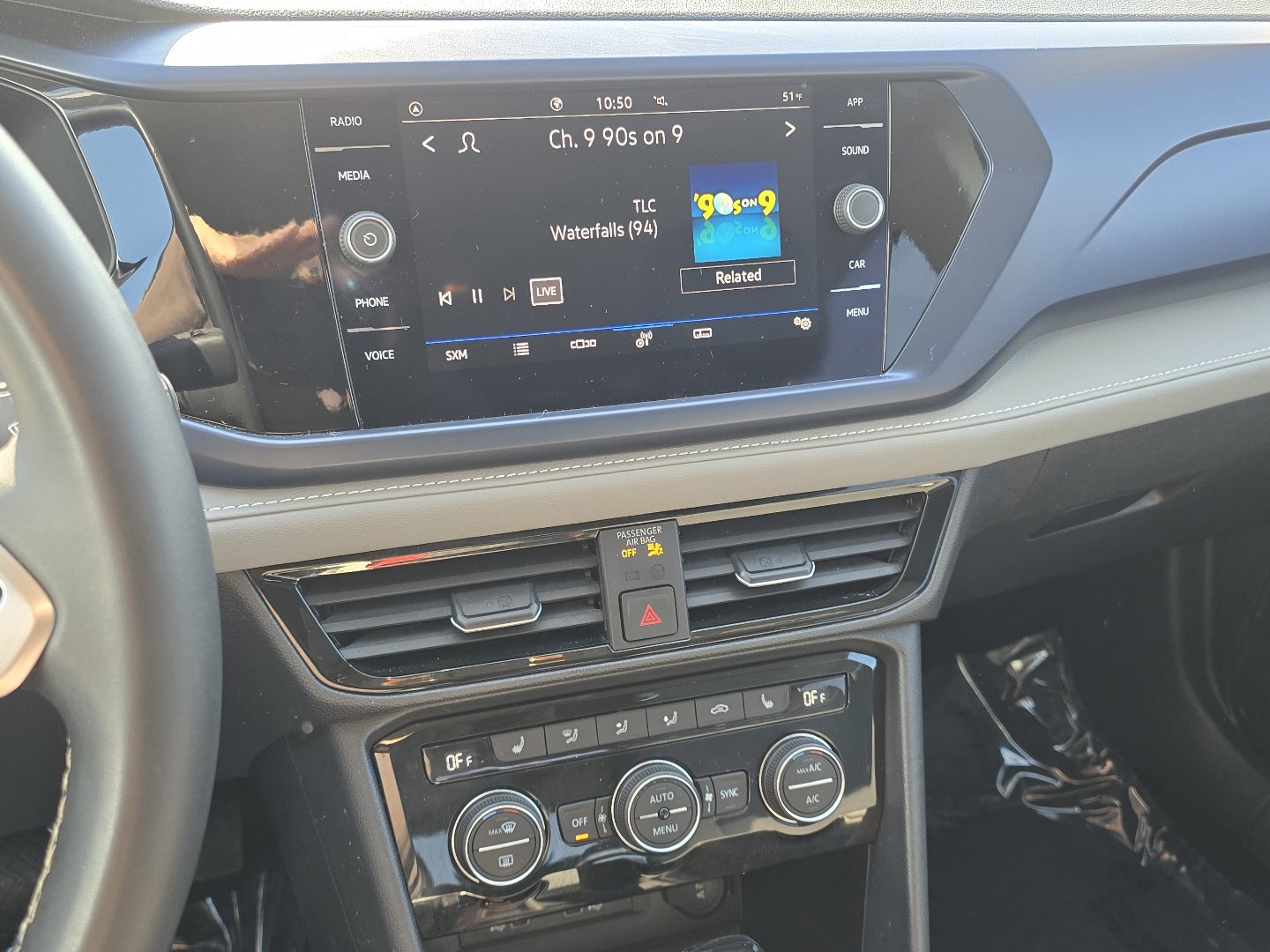 Used 2024 Volkswagen Taos SE image 34