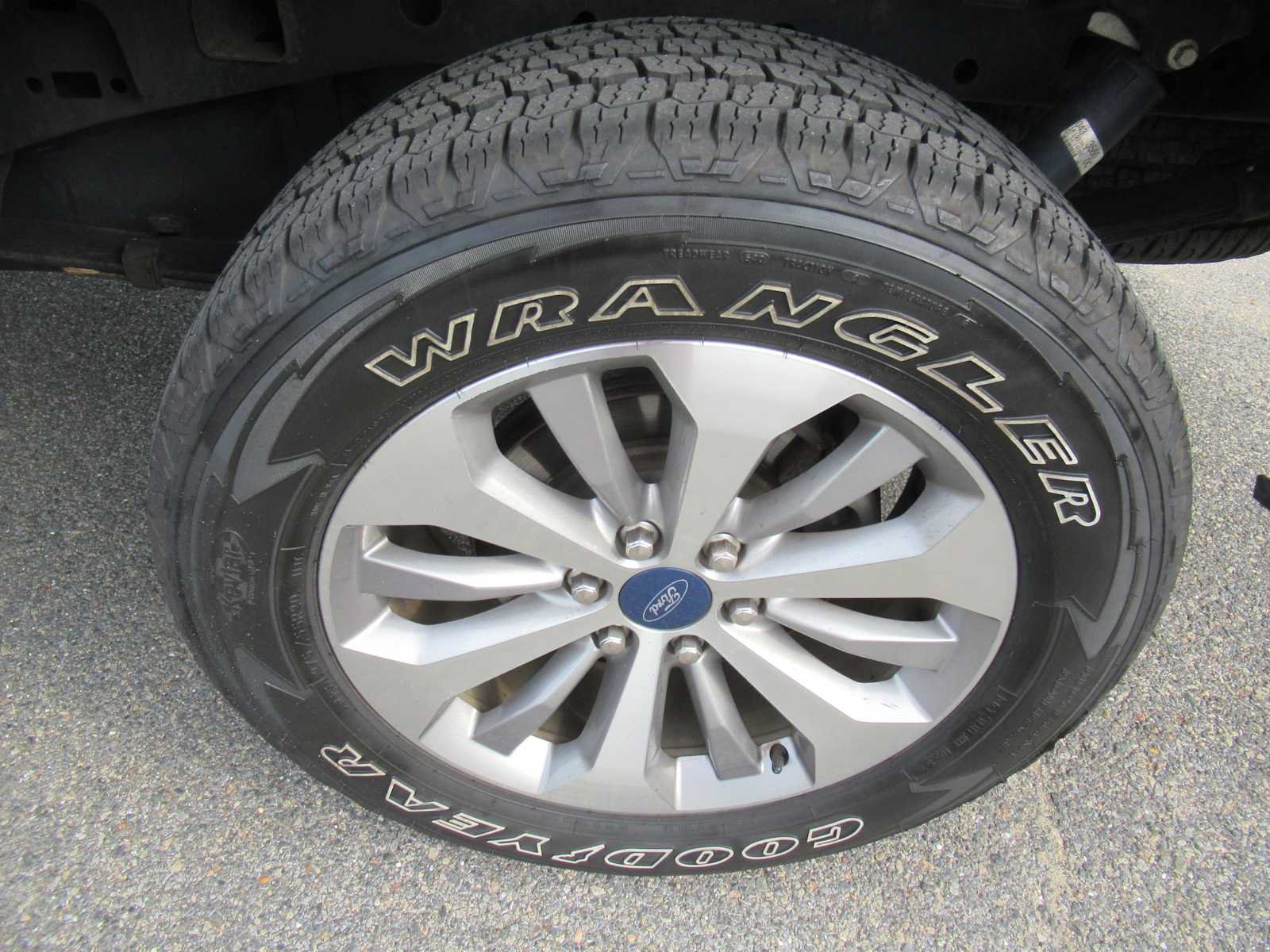 Used 2018 Ford F150 XL w/ Equipment Group 101A Mid AWD/4WD image 12