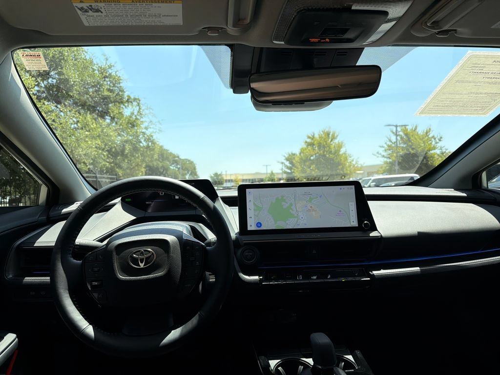 Used 2025 Toyota Prius FWD image 31