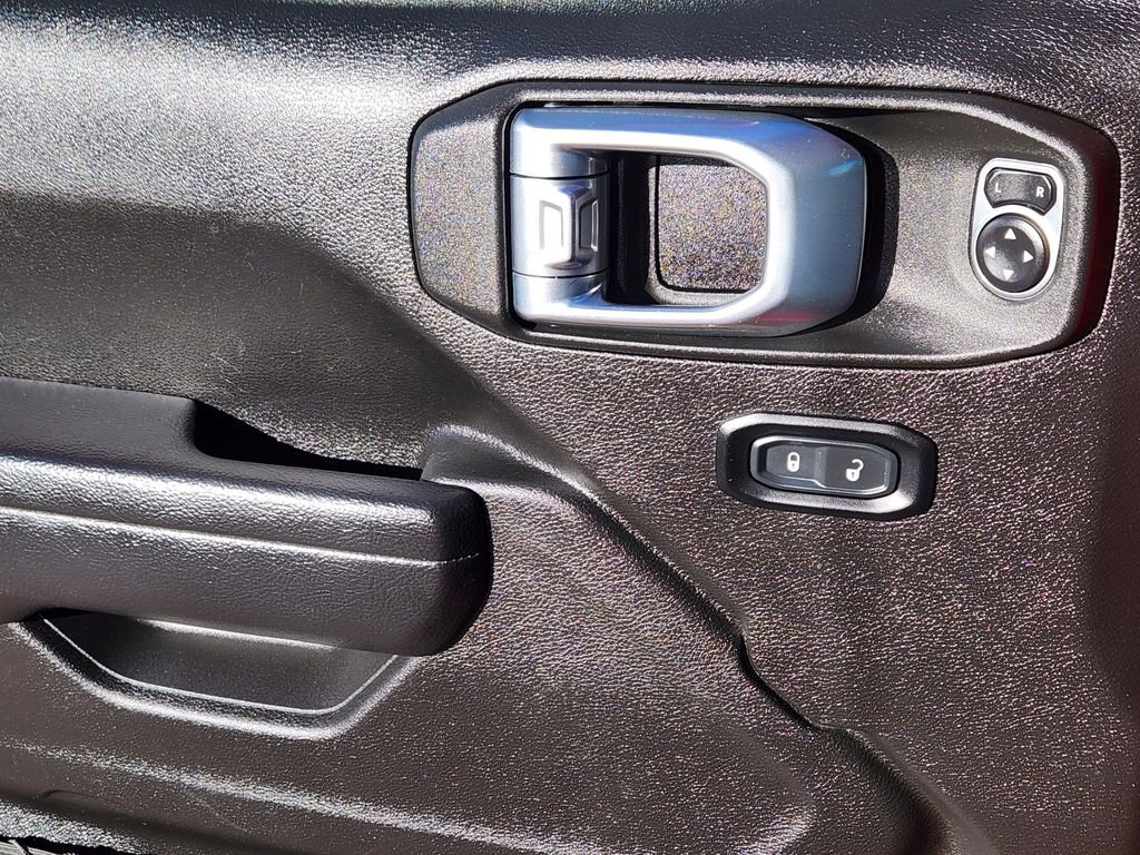 Used 2023 Jeep Gladiator Sport image 13