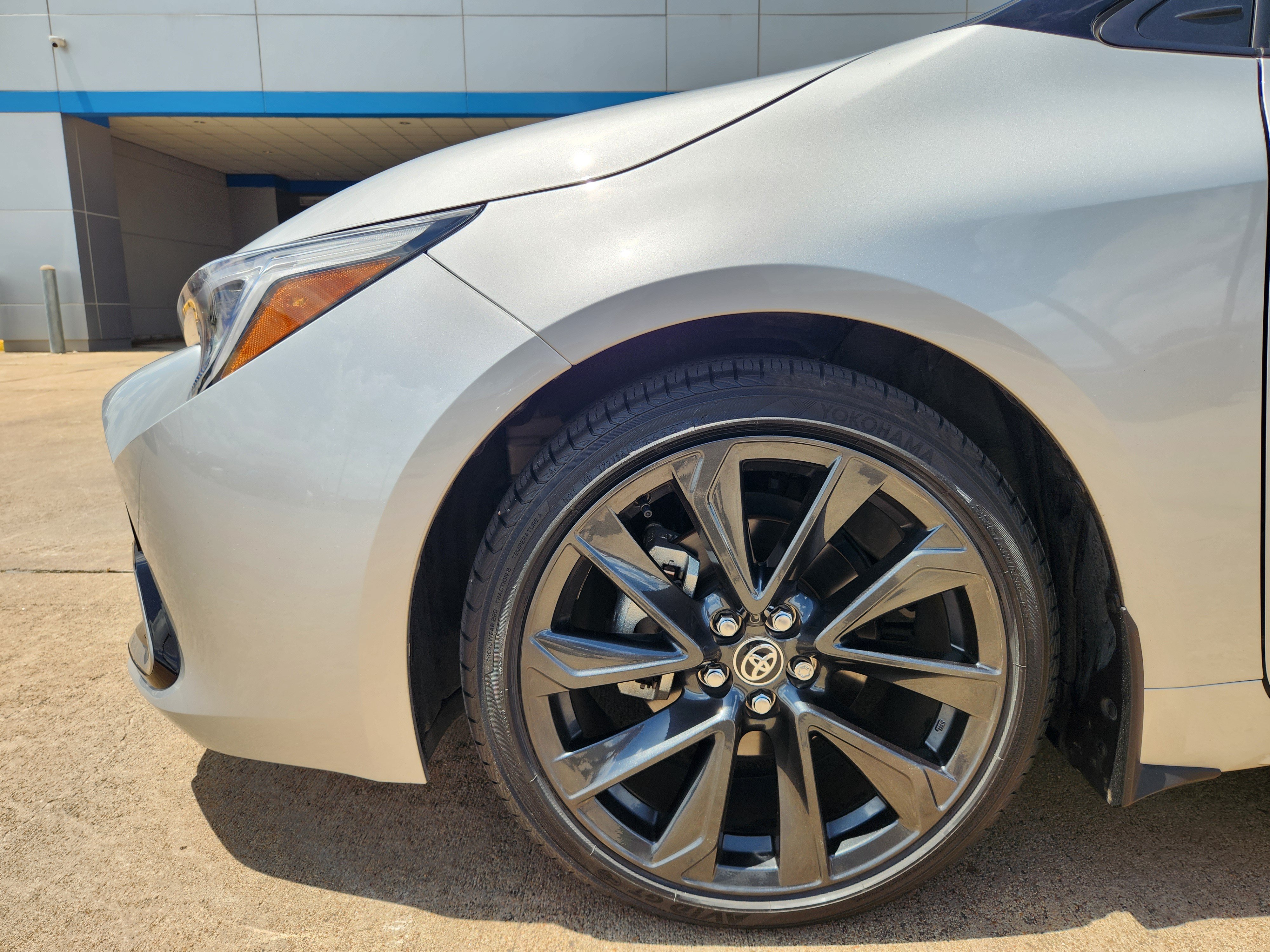 Used 2025 Toyota Corolla XSE FWD image 9