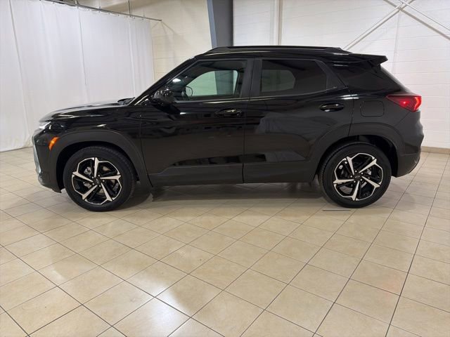 Used 2023 Chevrolet TrailBlazer RS w/ Sun and Liftgate Package image 2