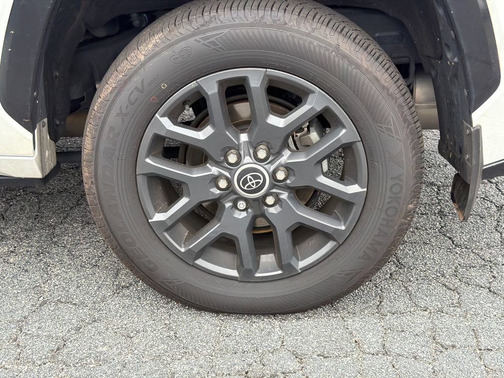 Used 2023 Toyota Sequoia Platinum AWD/4WD image 21