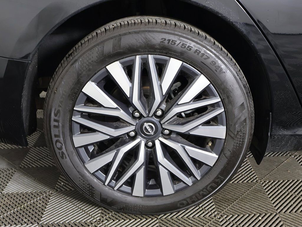 Used 2025 Nissan Altima 2.5 SV image 16