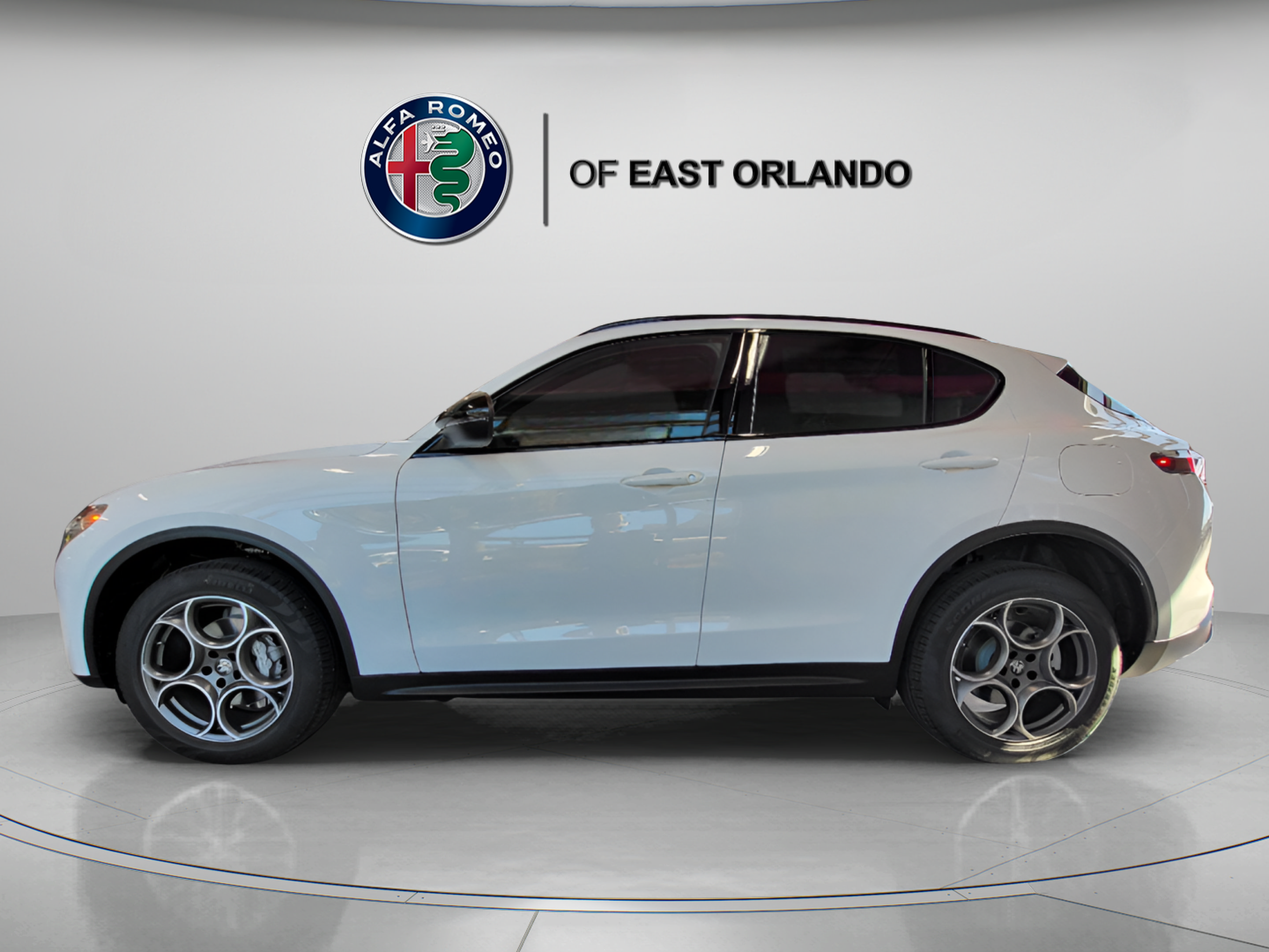 New 2025 Alfa Romeo Stelvio Sprint AWD/4WD image 5