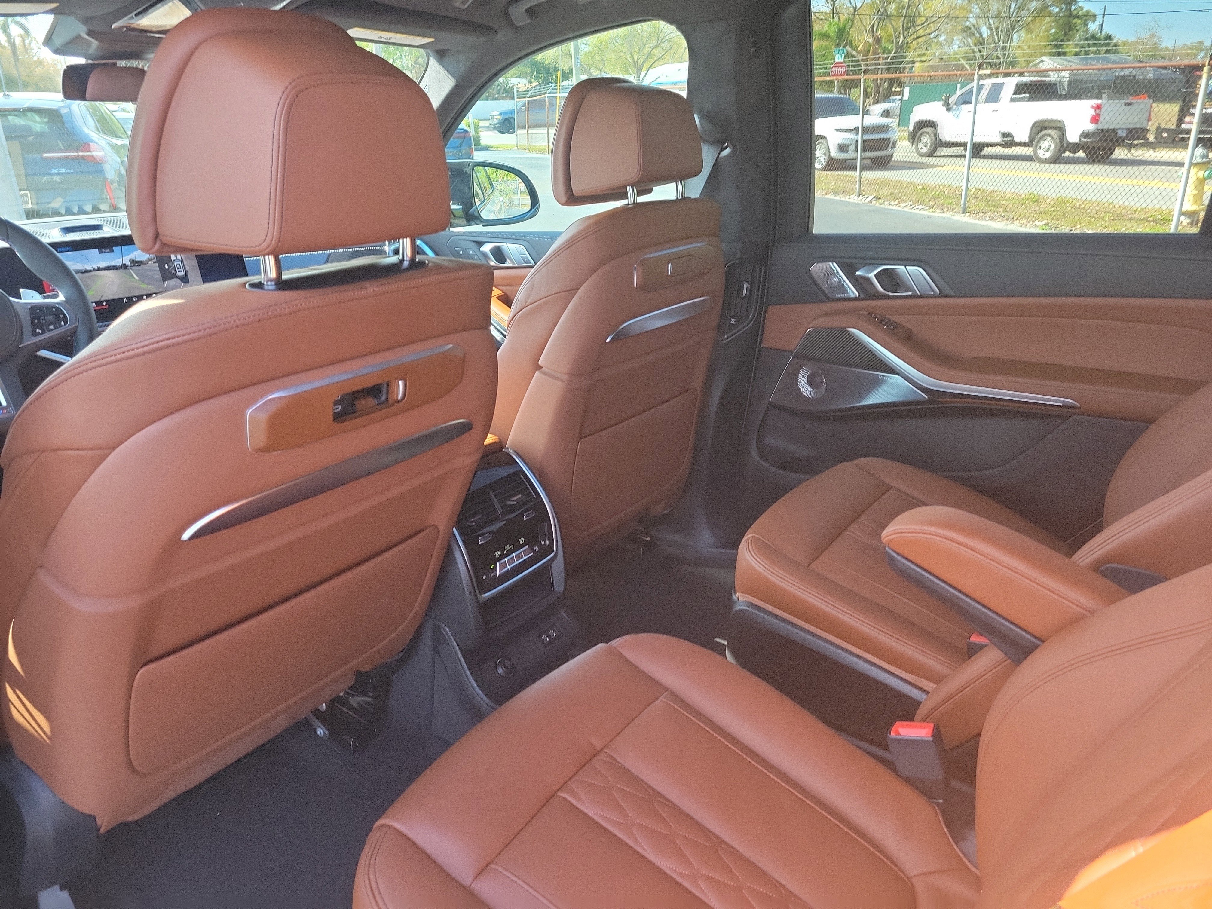 New 2026 BMW X7 M60i image 9