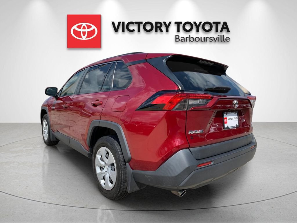 Used 2021 Toyota RAV4 LE AWD/4WD image 3