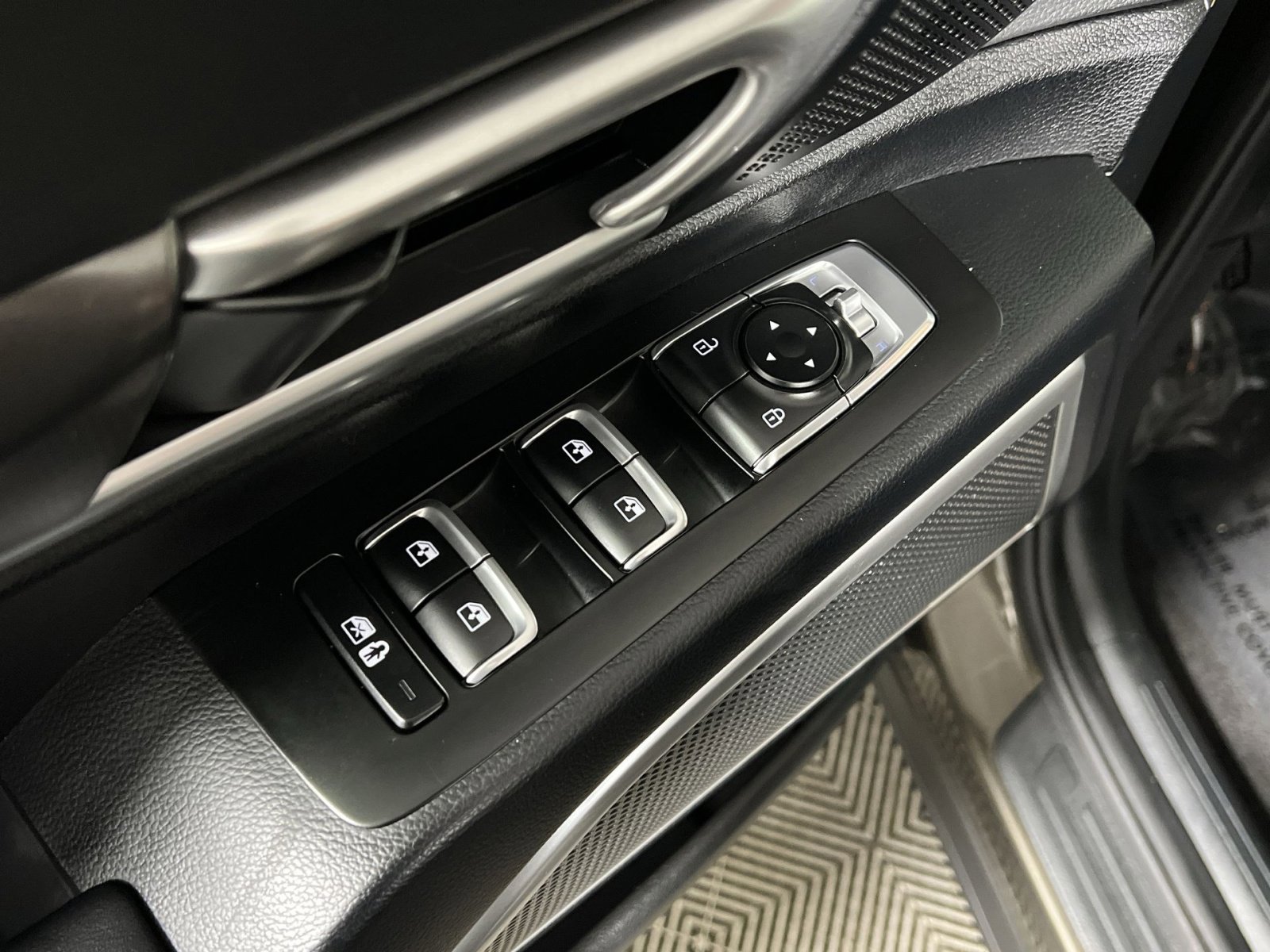 Used 2023 Kia Telluride S AWD/4WD image 15