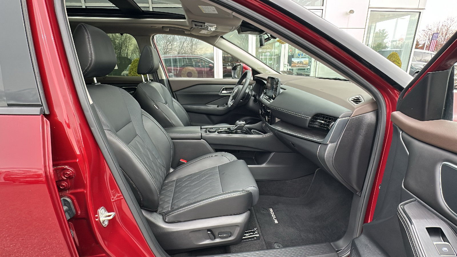Certified 2023 Nissan Rogue Platinum w/ Platinum Premium Package AWD/4WD image 23