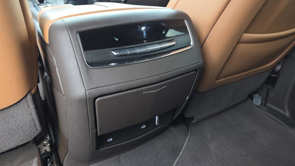 Used 2022 Cadillac Escalade ESV Premium Luxury image 25