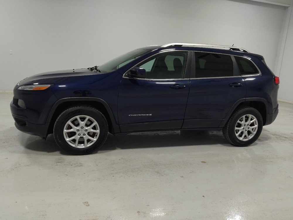 Used 2015 Jeep Cherokee Latitude w/ Cold Weather Group image 2