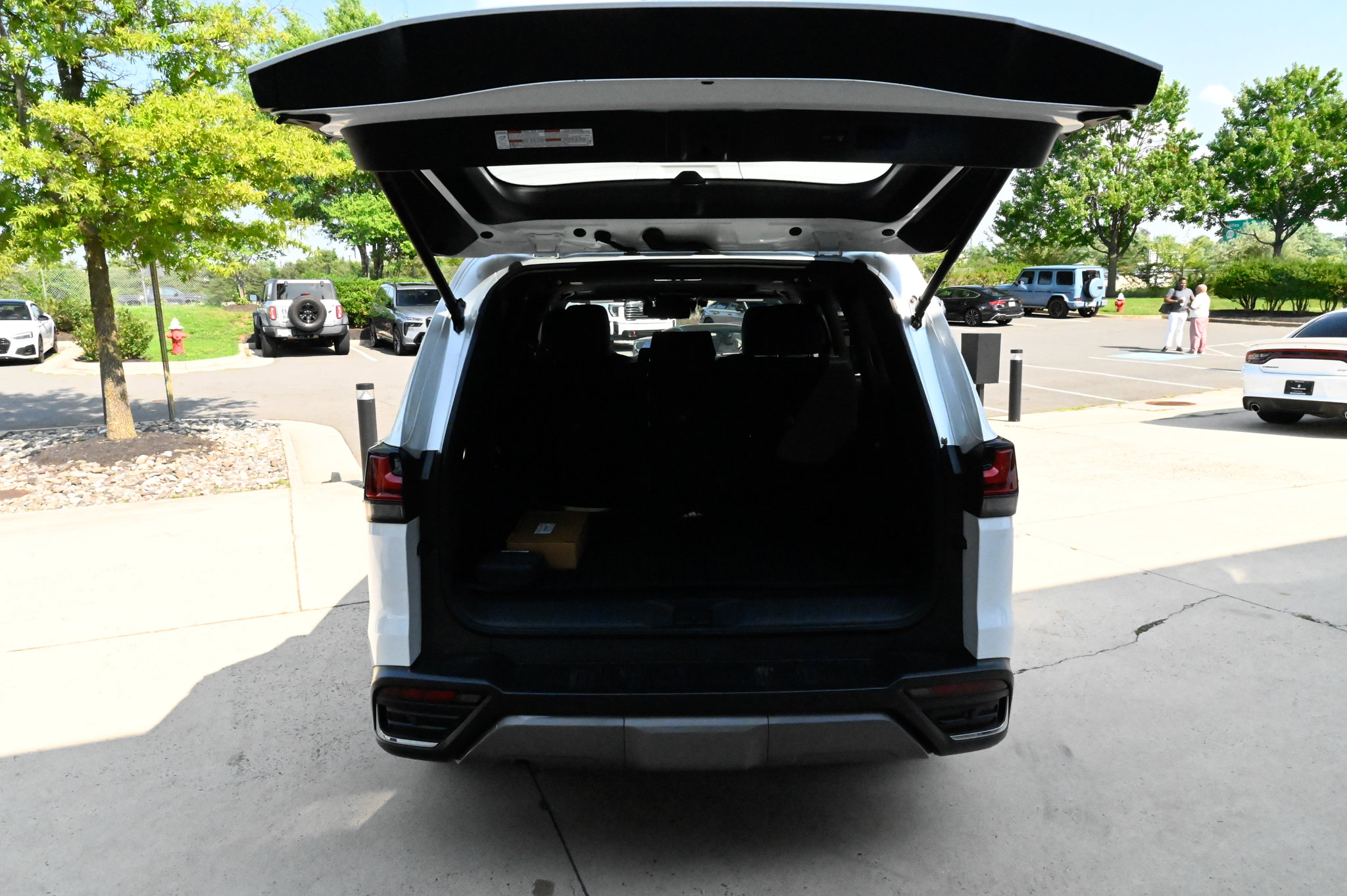 Used 2025 Lexus LX 600 4WD w/ Accessory Package (2T) image 47