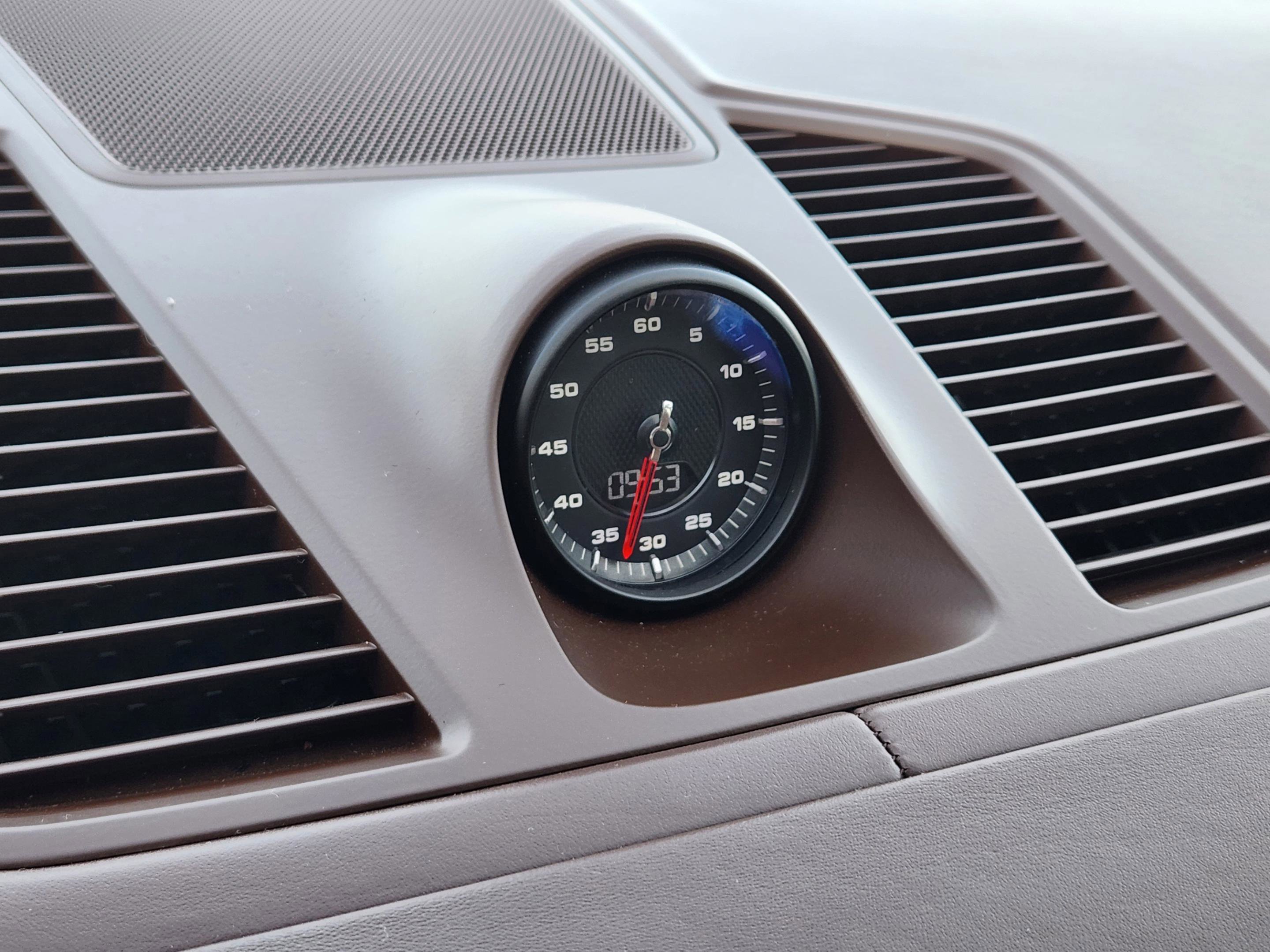 Used 2019 Porsche Cayenne Turbo image 16