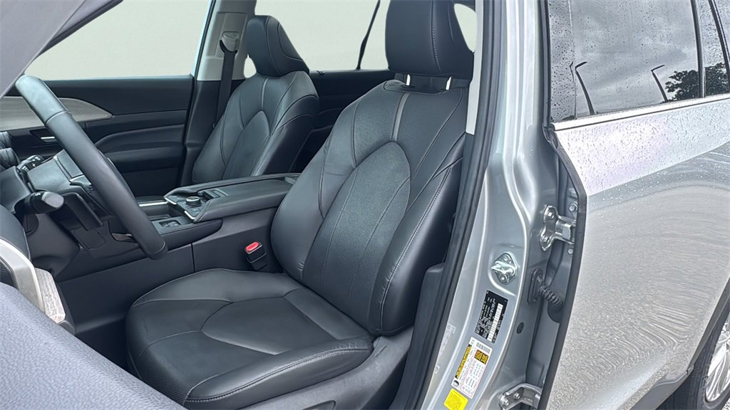 Used 2024 Toyota Grand Highlander XLE image 31