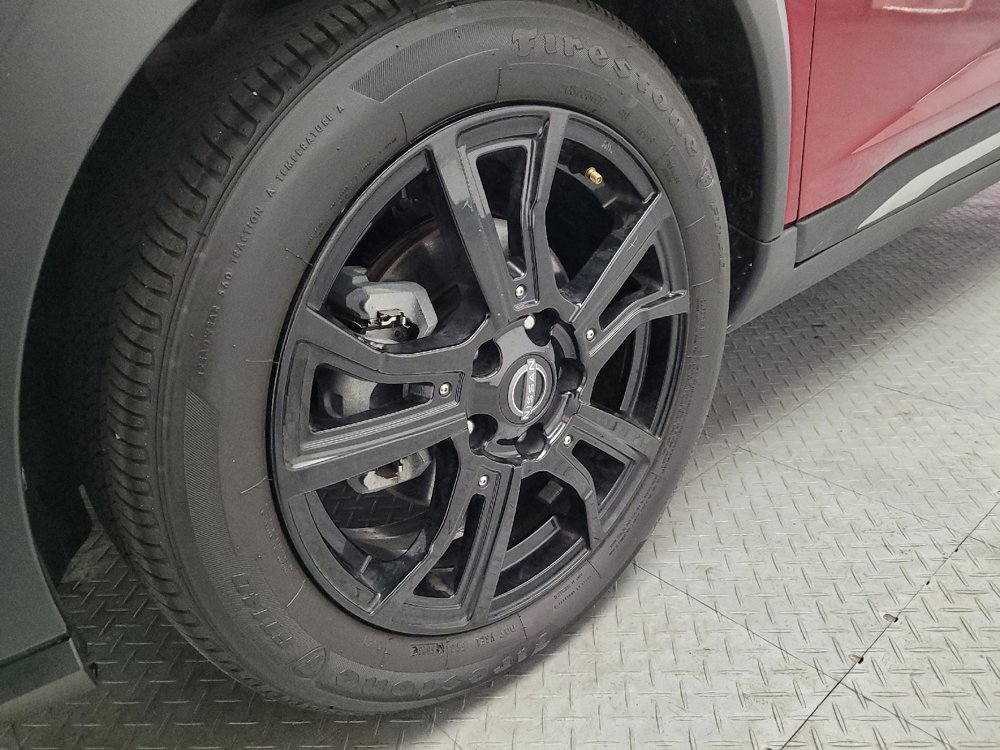 Used 2023 Nissan Kicks SR w/ Interior Electronics Package FWD image 31