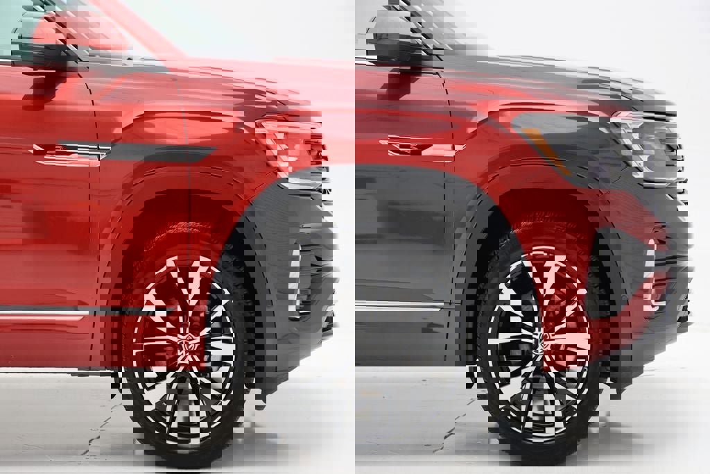 Used 2025 Volkswagen Atlas SEL Premium R-Line image 4