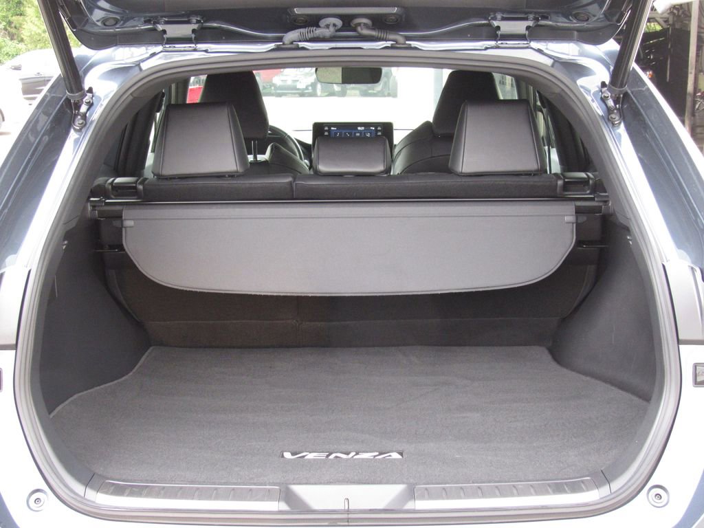 Certified 2022 Toyota Venza XLE AWD/4WD image 20