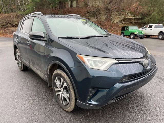 Used 2018 Toyota RAV4 LE image 3