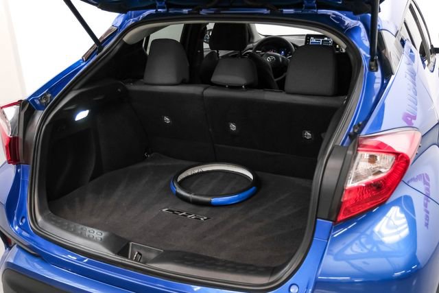 Used 2020 Toyota C-HR LE image 49